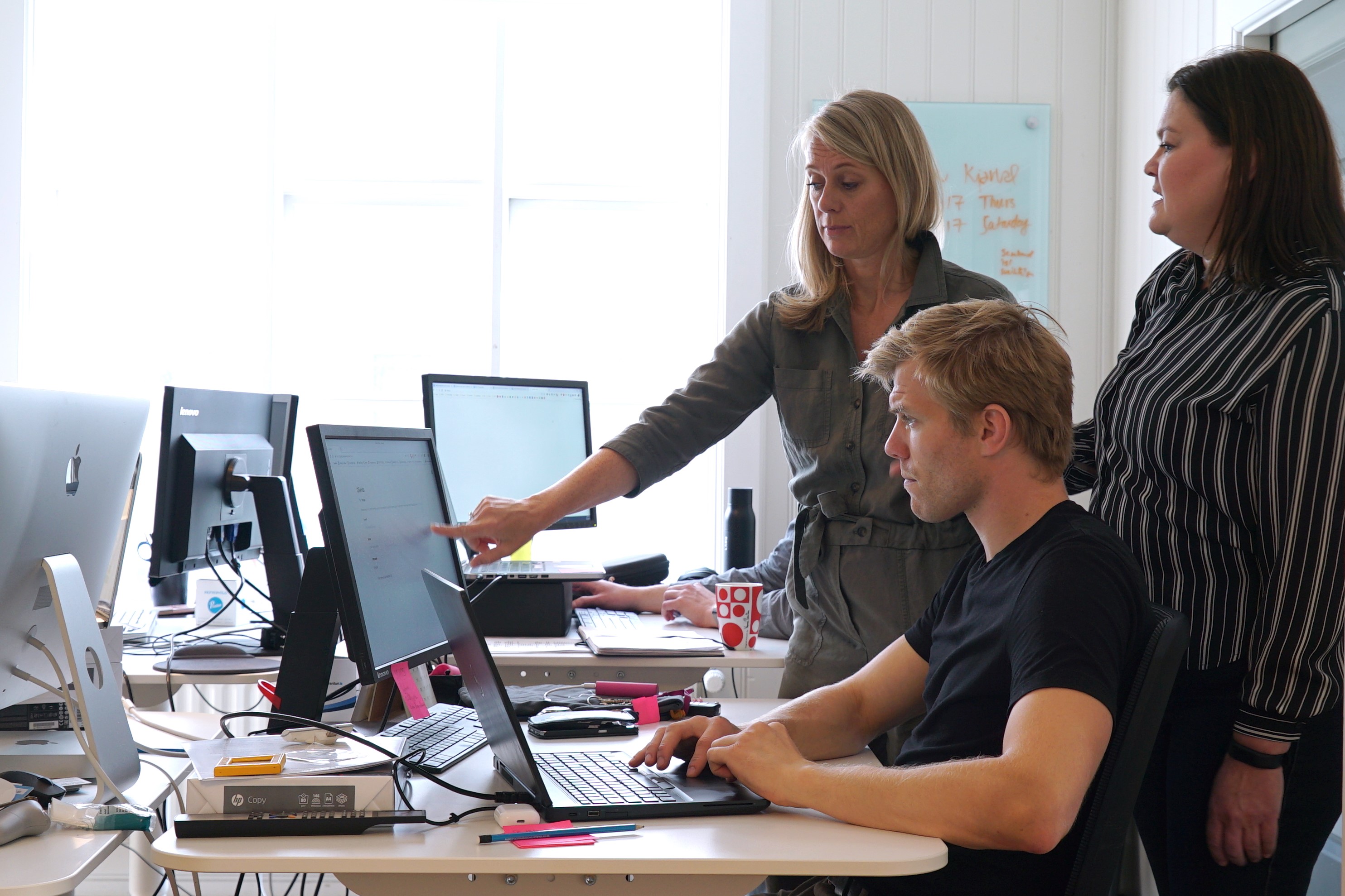 Thorbjorg Helga Vigfusdóttir with her team at Kara Connect